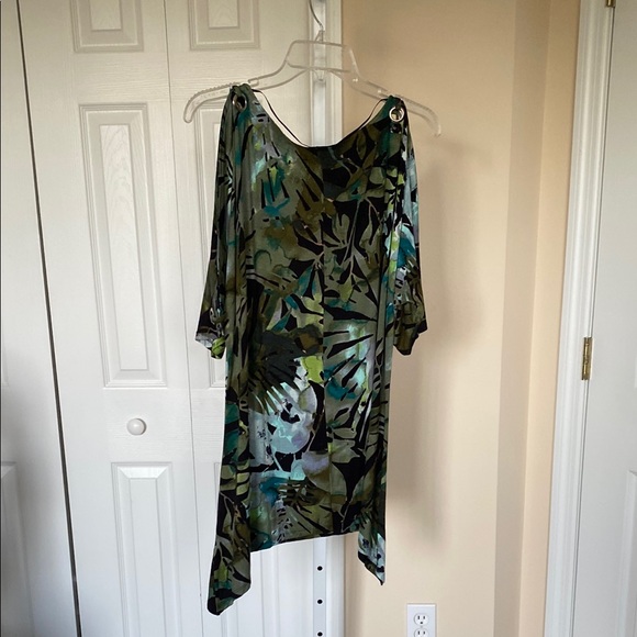 Cable & Gauge Women's Top - Green and Black- Cold Shoulder Style - Picture 3 of 4